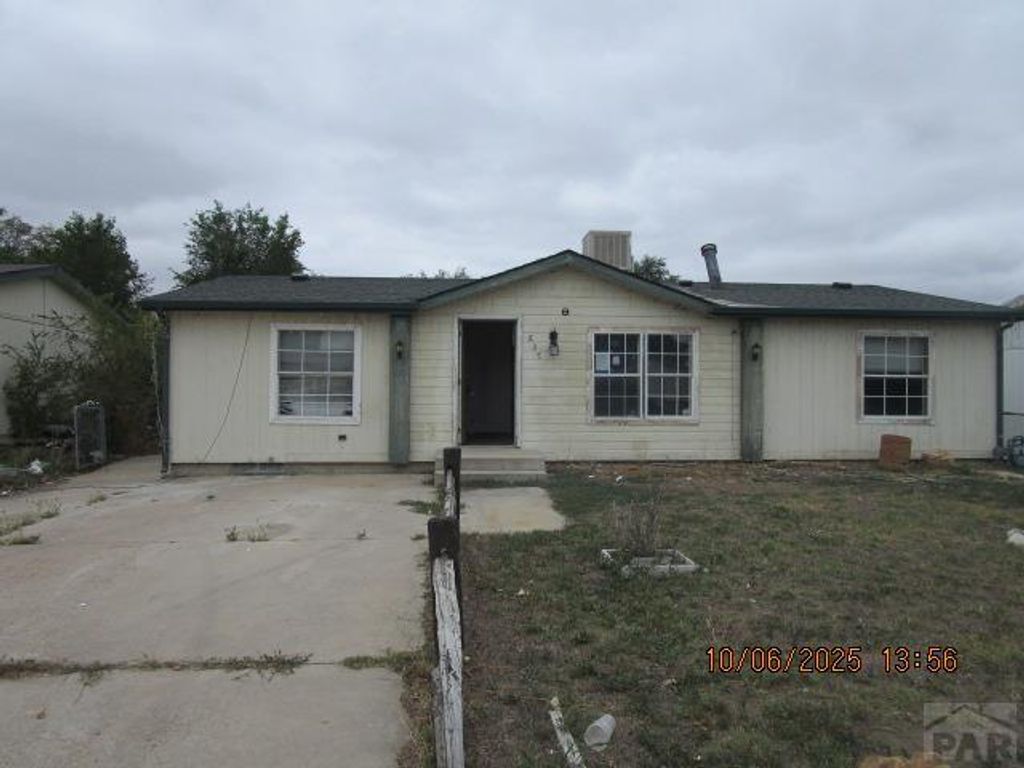805 N 13th St, Rocky Ford, CO 81067