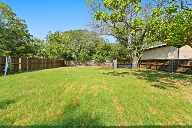805 Mulkey Lane, Denton, TX 76209