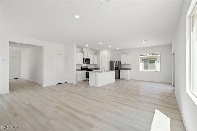 6737 Violet Cascade Avenue, Las Vegas, NV 89156