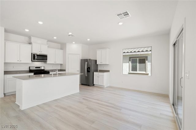 6737 Violet Cascade Avenue, Las Vegas, NV 89156