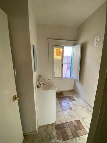 1037 S Bonnie Brae Street, Los Angeles, CA 90006