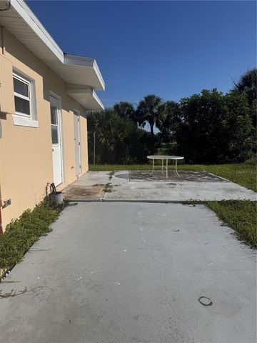21922 HERNANDO AVENUE, Port Charlotte, FL 33952