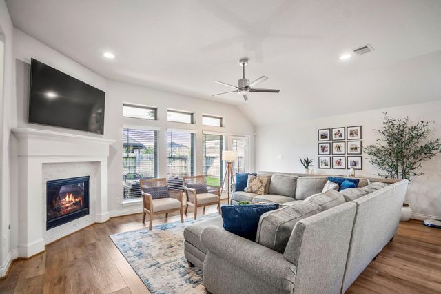 19427 Gray Mare Drive, Tomball, TX 77377