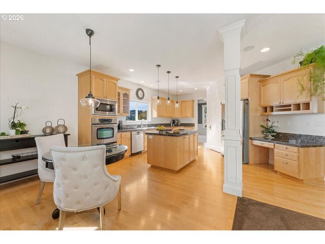 13658 Se SNOWFIRE Dr, Happy Valley, OR 97086