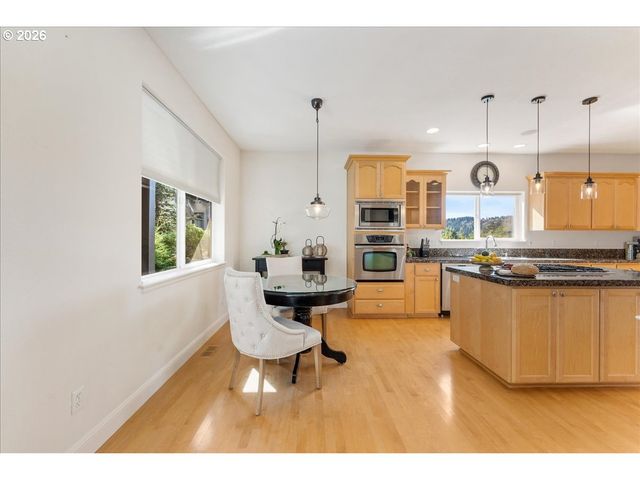 13658 Se SNOWFIRE Dr, Happy Valley, OR 97086