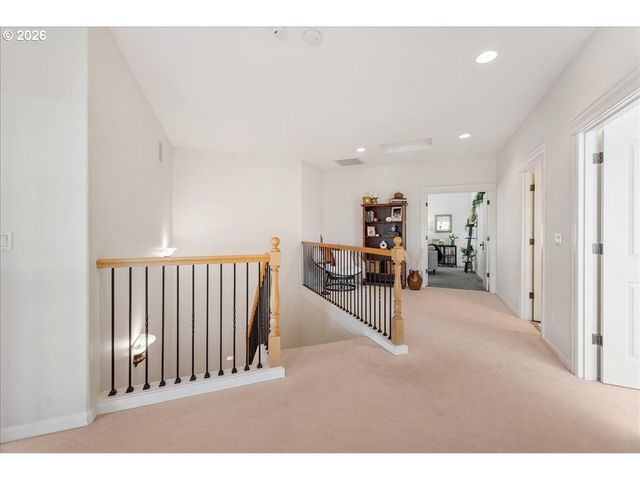 13658 Se SNOWFIRE Dr, Happy Valley, OR 97086