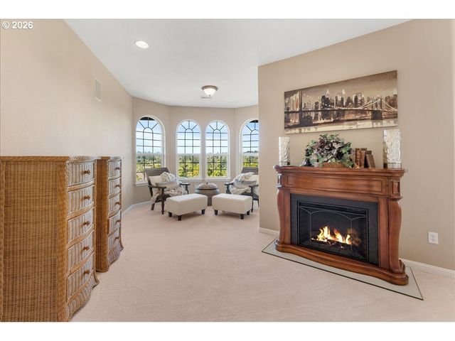 13658 Se SNOWFIRE Dr, Happy Valley, OR 97086