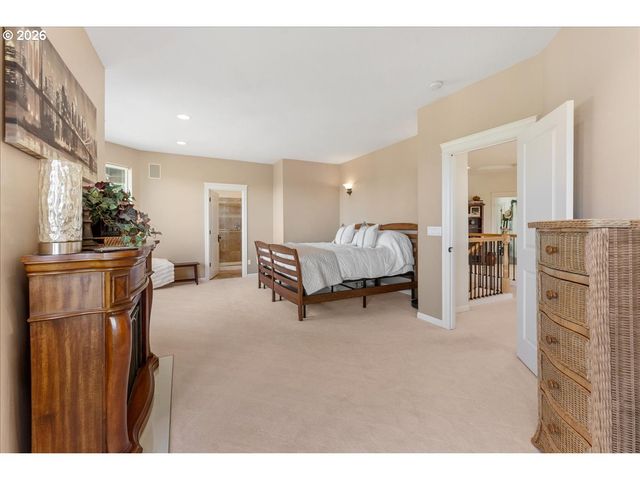 13658 Se SNOWFIRE Dr, Happy Valley, OR 97086