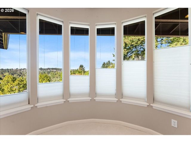 13658 Se SNOWFIRE Dr, Happy Valley, OR 97086