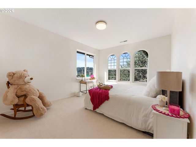 13658 Se SNOWFIRE Dr, Happy Valley, OR 97086