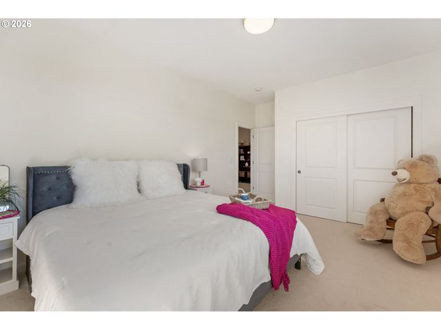 13658 Se SNOWFIRE Dr, Happy Valley, OR 97086