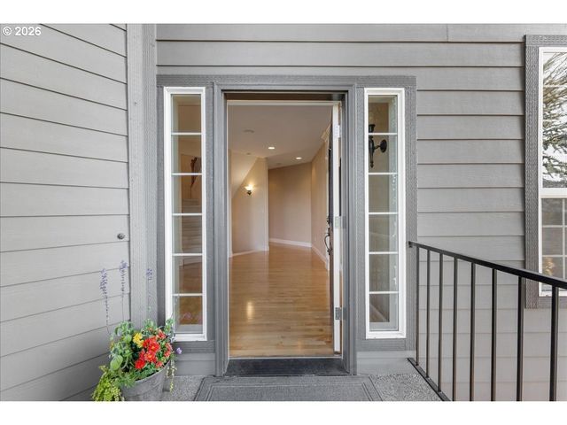 13658 Se SNOWFIRE Dr, Happy Valley, OR 97086