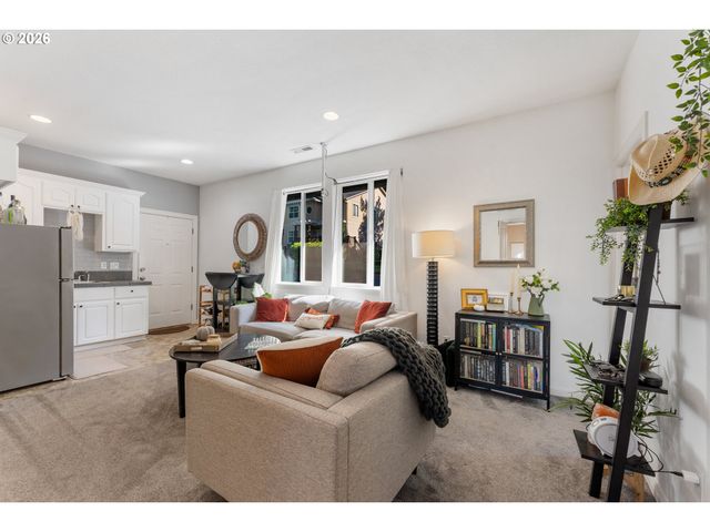 13658 Se SNOWFIRE Dr, Happy Valley, OR 97086