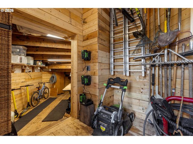 13658 Se SNOWFIRE Dr, Happy Valley, OR 97086