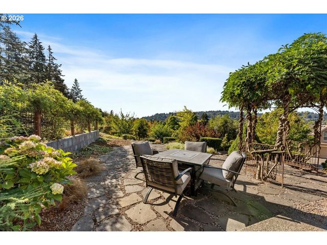 13658 Se SNOWFIRE Dr, Happy Valley, OR 97086