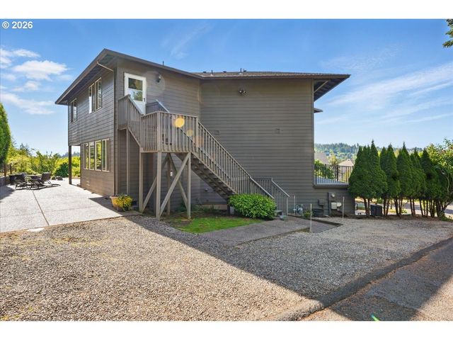 13658 Se SNOWFIRE Dr, Happy Valley, OR 97086