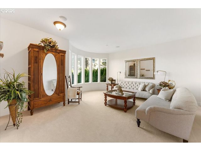 13658 Se SNOWFIRE Dr, Happy Valley, OR 97086