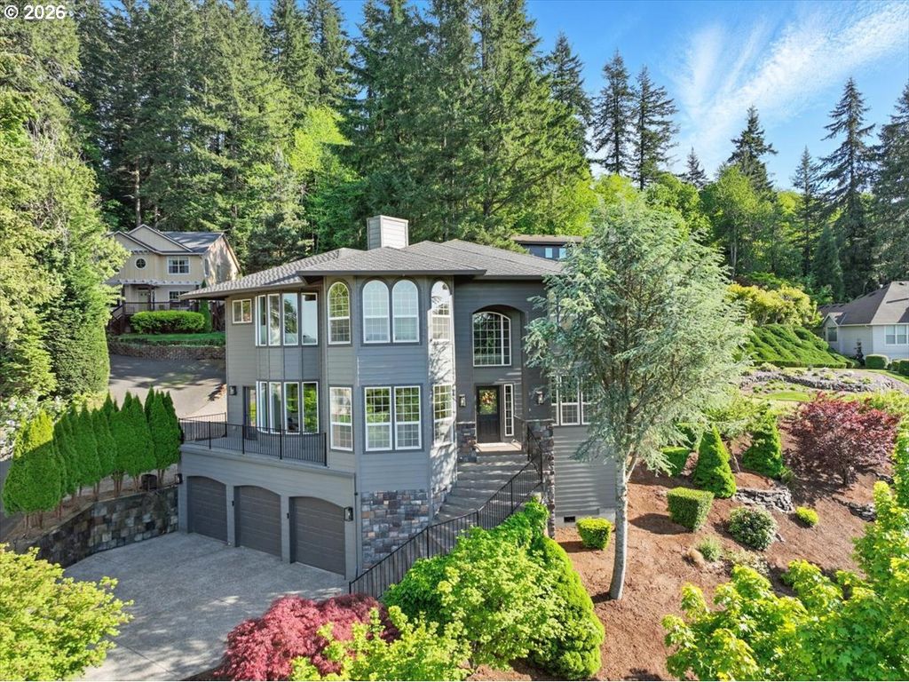 13658 Se SNOWFIRE Dr, Happy Valley, OR 97086