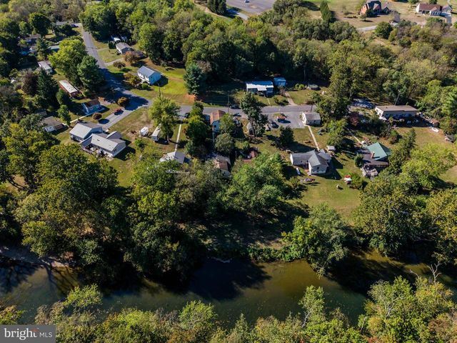 720 CONODOGUINET AVENUE, Carlisle, PA 17015