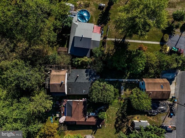 720 CONODOGUINET AVENUE, Carlisle, PA 17015