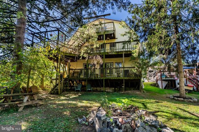 720 CONODOGUINET AVENUE, Carlisle, PA 17015