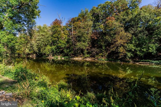 720 CONODOGUINET AVENUE, Carlisle, PA 17015