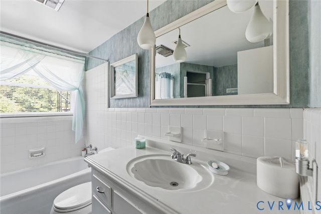 4512 Forrestal Rd, Chester, VA 23831