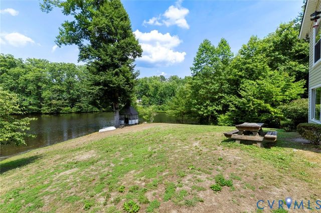 4512 Forrestal Rd, Chester, VA 23831