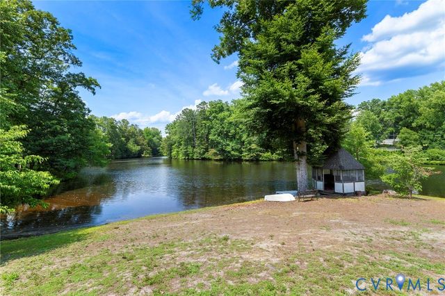4512 Forrestal Rd, Chester, VA 23831