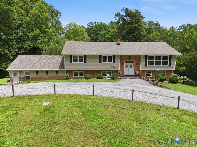 4512 Forrestal Rd, Chester, VA 23831