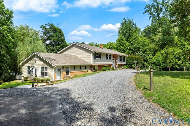 4512 Forrestal Rd, Chester, VA 23831