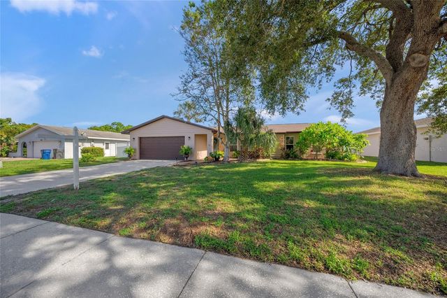 911 SOUTHERN PINE LANE, Sarasota, FL 34243