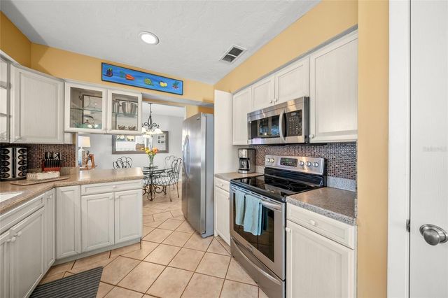 911 SOUTHERN PINE LANE, Sarasota, FL 34243