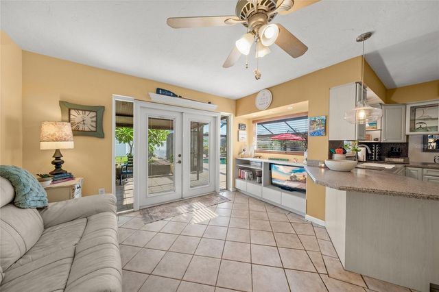 911 SOUTHERN PINE LANE, Sarasota, FL 34243