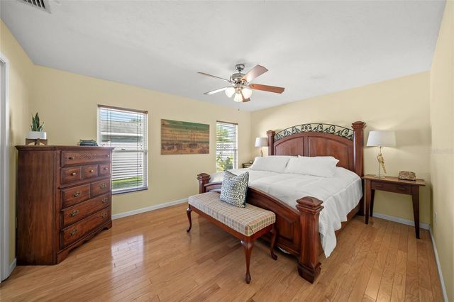 911 SOUTHERN PINE LANE, Sarasota, FL 34243