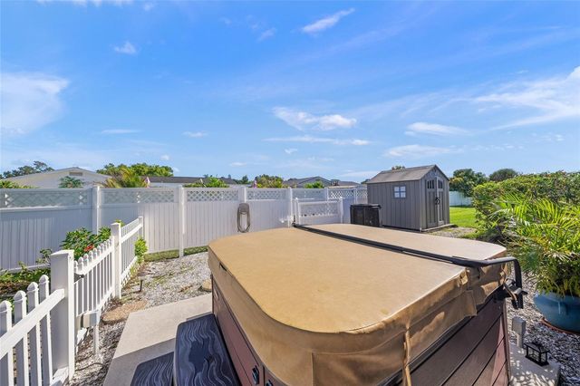 911 SOUTHERN PINE LANE, Sarasota, FL 34243