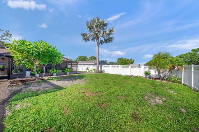 911 SOUTHERN PINE LANE, Sarasota, FL 34243