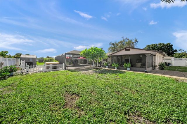 911 SOUTHERN PINE LANE, Sarasota, FL 34243