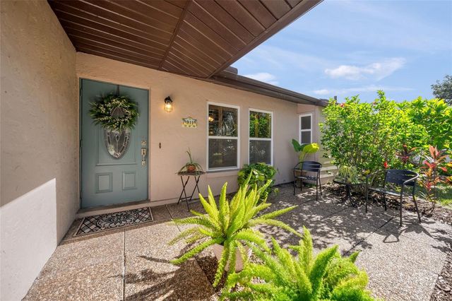 911 SOUTHERN PINE LANE, Sarasota, FL 34243
