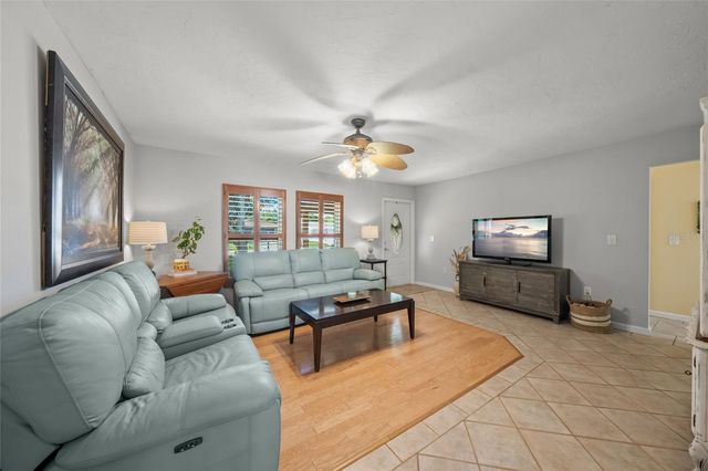 911 SOUTHERN PINE LANE, Sarasota, FL 34243