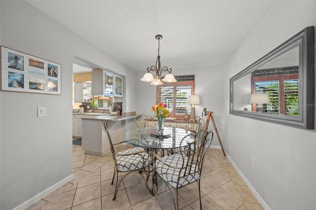 911 SOUTHERN PINE LANE, Sarasota, FL 34243