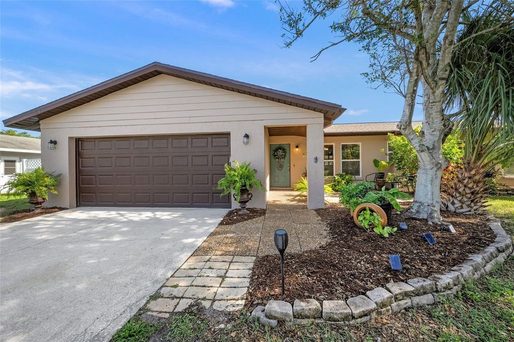 911 SOUTHERN PINE LANE, Sarasota, FL 34243