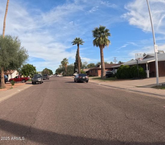 3632 W MCLELLAN Boulevard W, Phoenix, AZ 85019