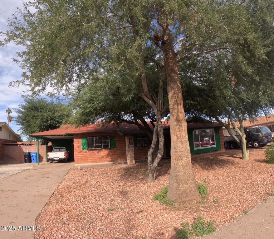 3632 W MCLELLAN Boulevard W, Phoenix, AZ 85019