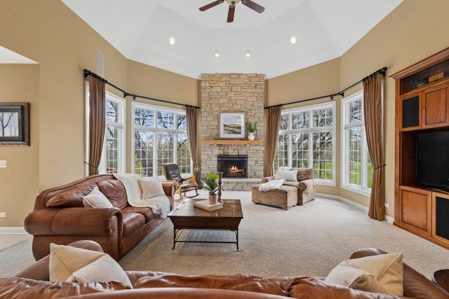 2719 Crystal Way, Prairie Grove, IL 60012