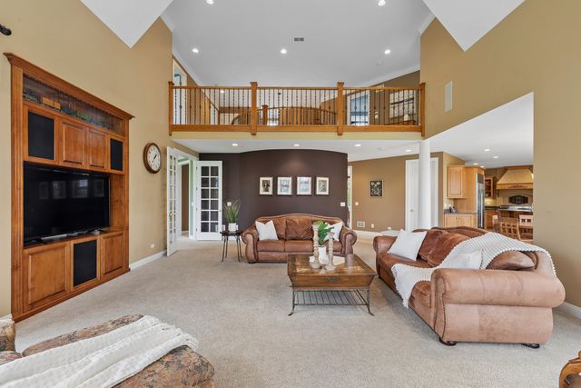 2719 Crystal Way, Prairie Grove, IL 60012