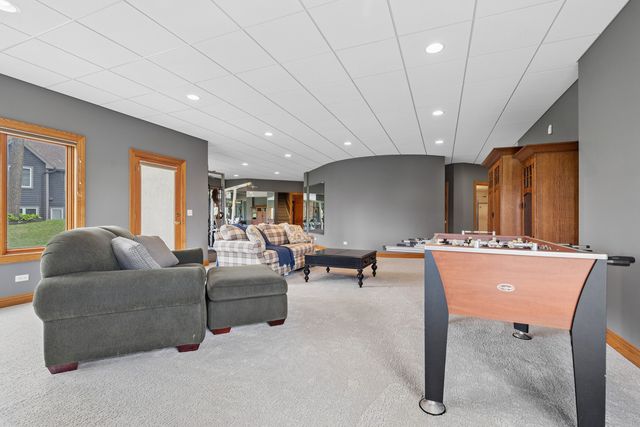 2719 Crystal Way, Prairie Grove, IL 60012