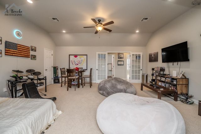 5614 ROSS CREEK LANE, Wichita Falls, TX 76310