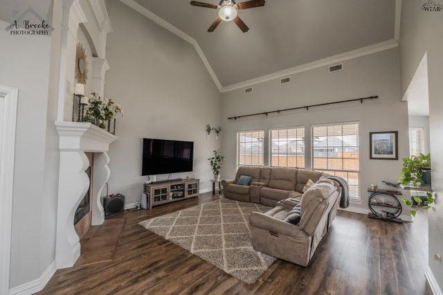 5614 ROSS CREEK LANE, Wichita Falls, TX 76310