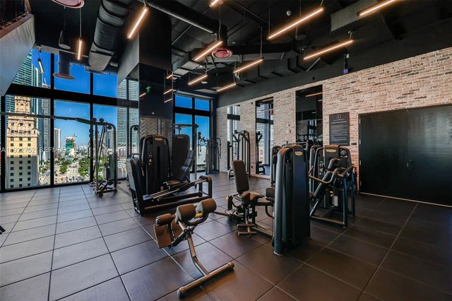 398 NE 5th St 2319, Miami, FL 33132